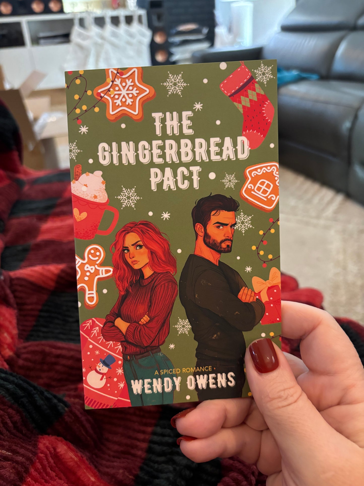 The Gingerbread Pact - 70 page short spicy Christmas short story with ornament option